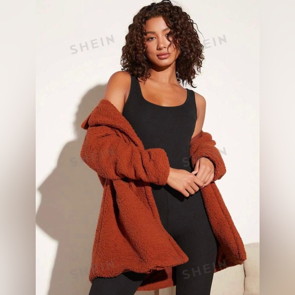 BLACK BASICS 🖤 - Picture 1 of 4